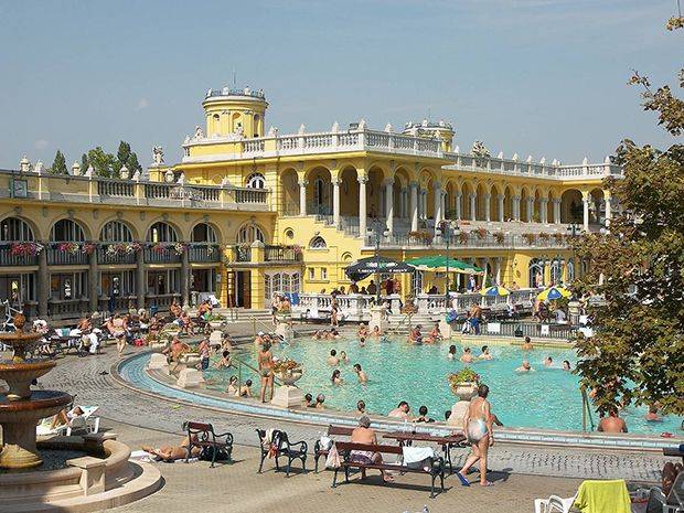 hongrie-Budapest-Szechenyi-Gyogyfurdo-therme